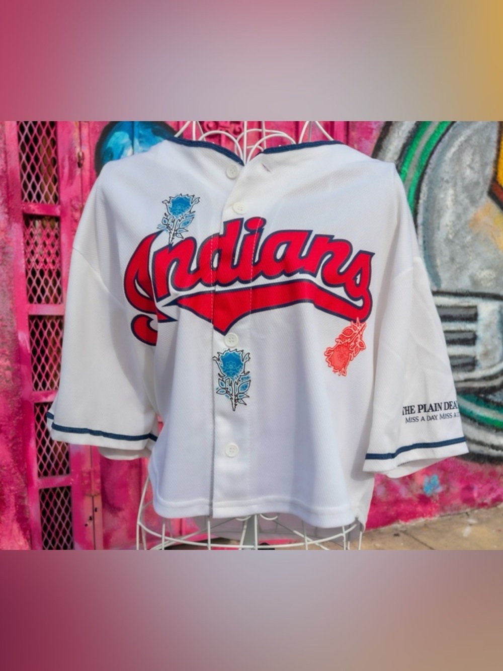 CLEVELAND INDIANS MLB Vintage Crop Top Baseball Jersey size Medium